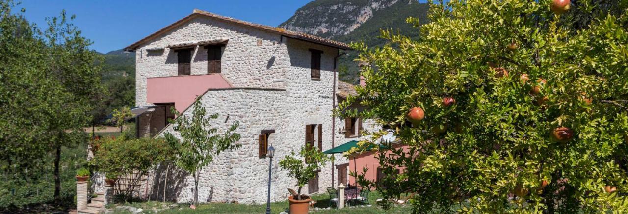 Agriturismo I Melograni Ferentillo Bagian luar foto