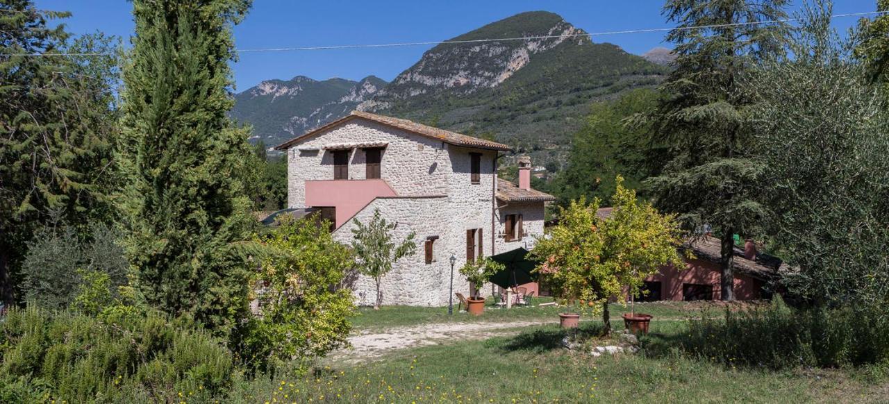 Agriturismo I Melograni Ferentillo Bagian luar foto